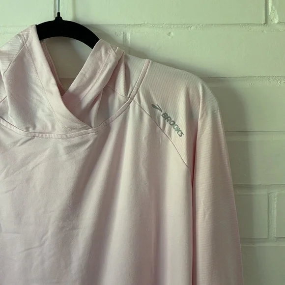 Brooks Running Dash Hoodie in Light Pink Size Medium - Picture 5 of 8